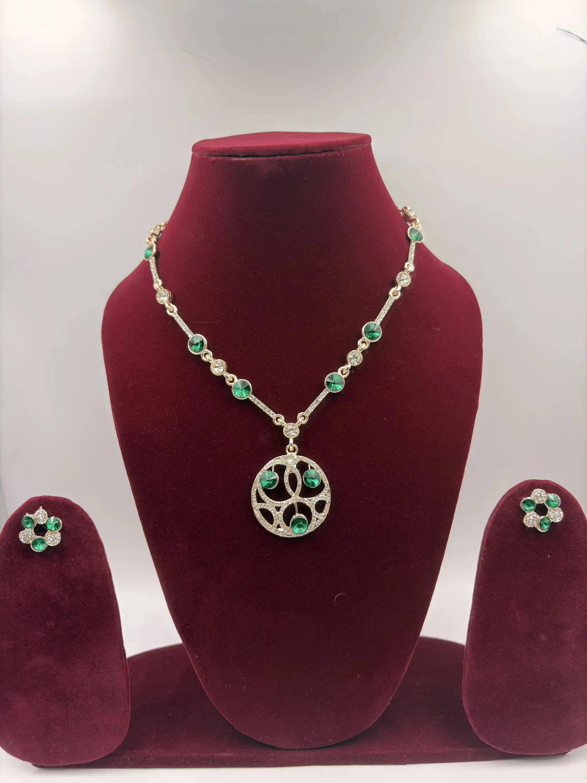 Green Stone Circular Pendant Necklace Set – Artificial Jewellery for Women