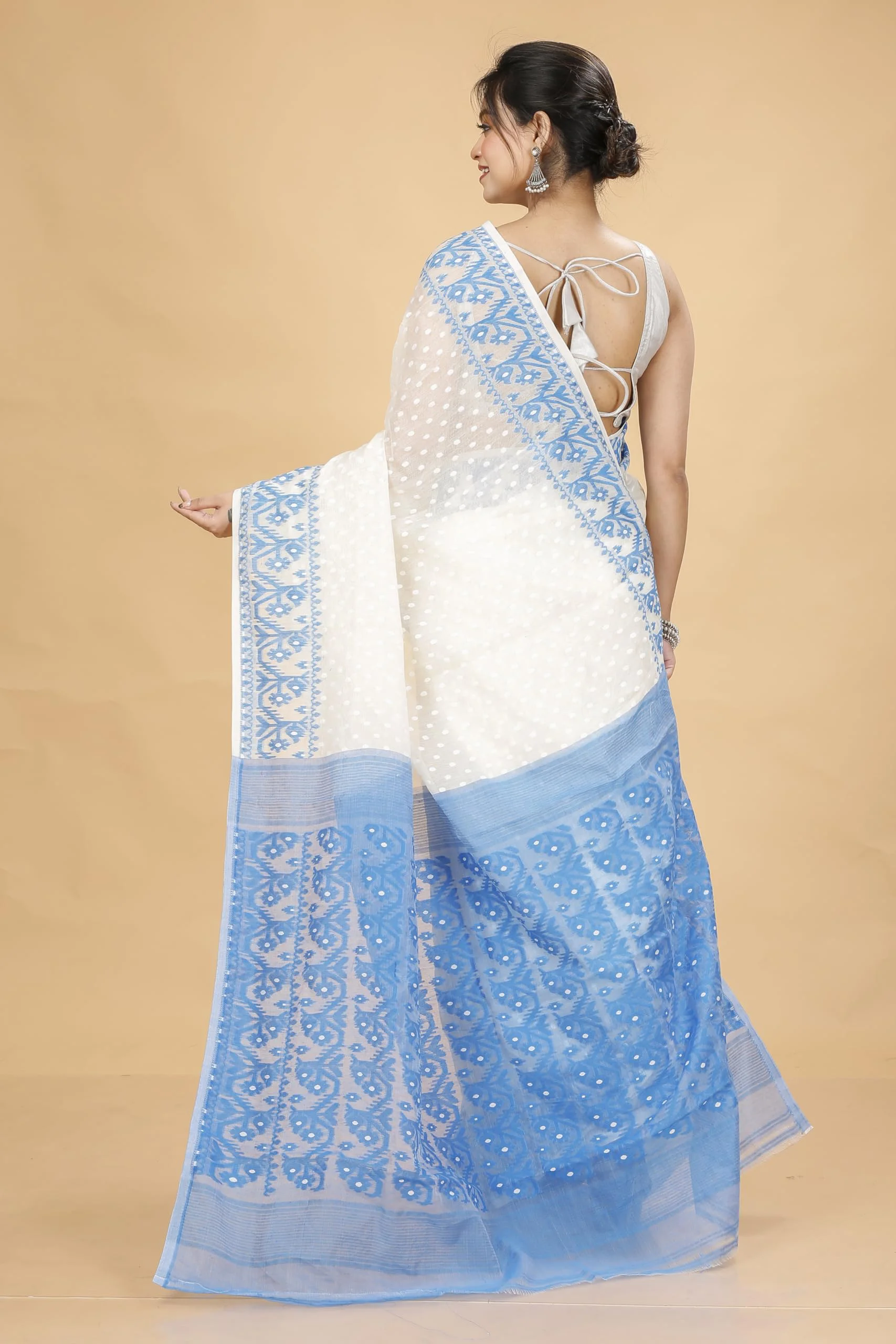 Tant Vastra Women’s Soft Resham Dhakai Ball Work Jamdani Saree without Starch And Without Blouse Piece (Steel) (White-Light Blue) - image 4