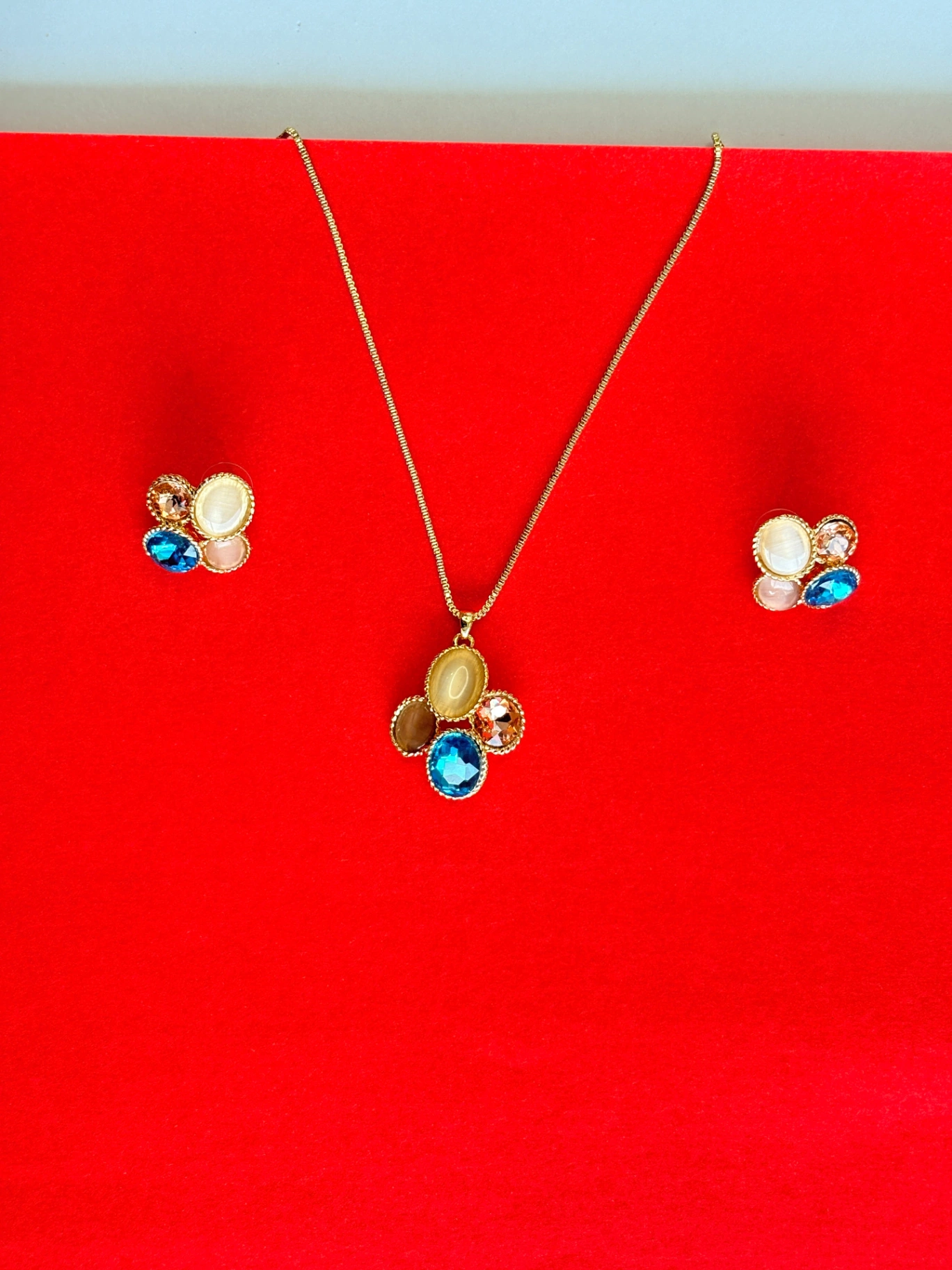 Multi Stone Pendant Necklace & Earrings Set
