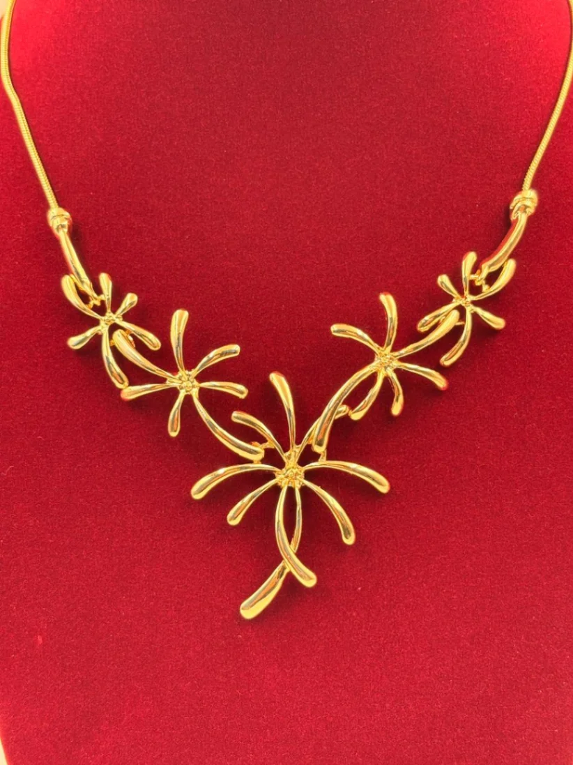 Elegant Gold Floral Necklace – Fashion Jewellery for Women