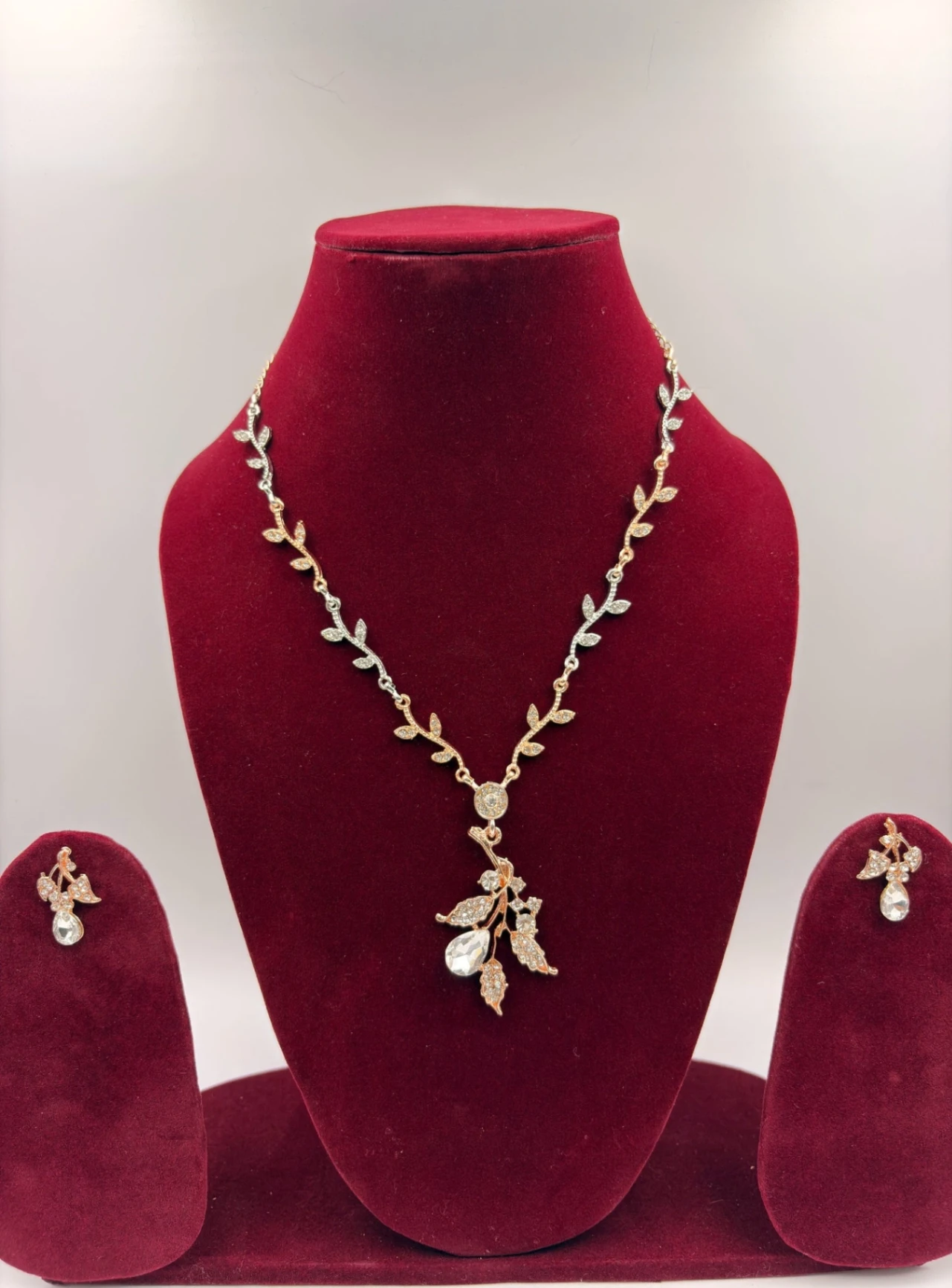 Leaf Drop Pendant Necklace Set – Fashion Jewellery for Women