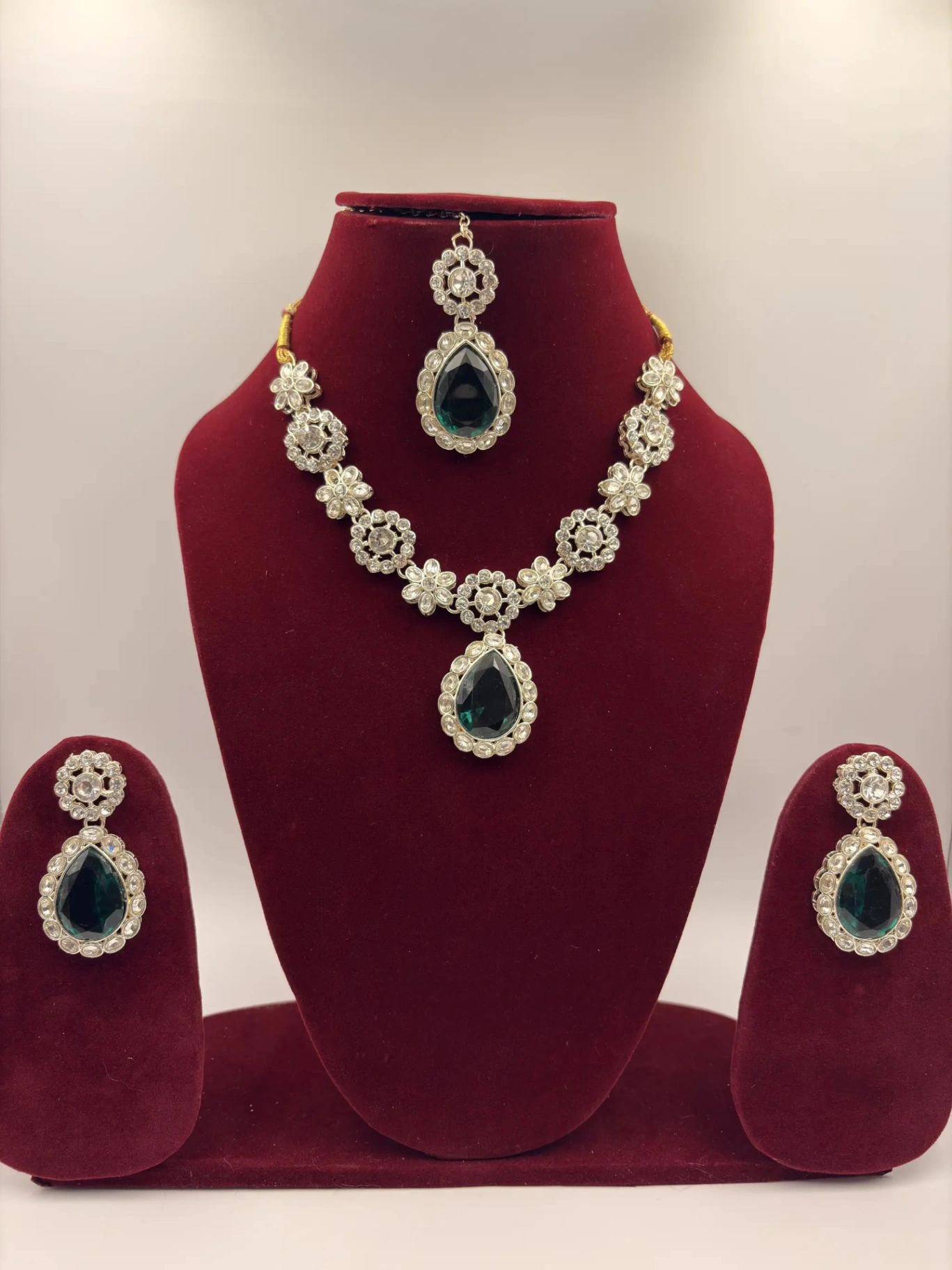 Teardrop Stone Necklace Set – Artificial Jewellery for Women | Arveeta