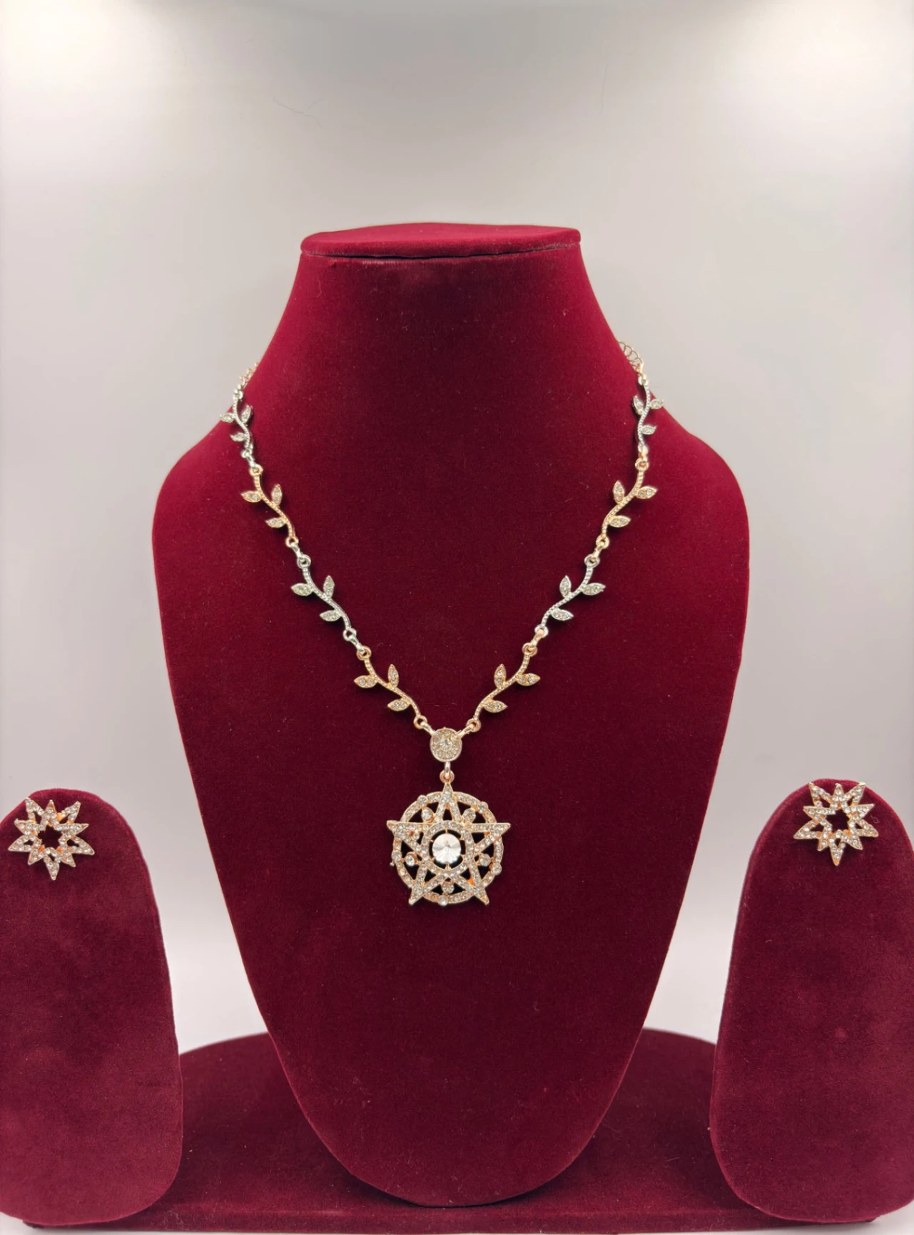Starlight Halo Necklace Set – Fashion Jewellery for Women | Arveeta