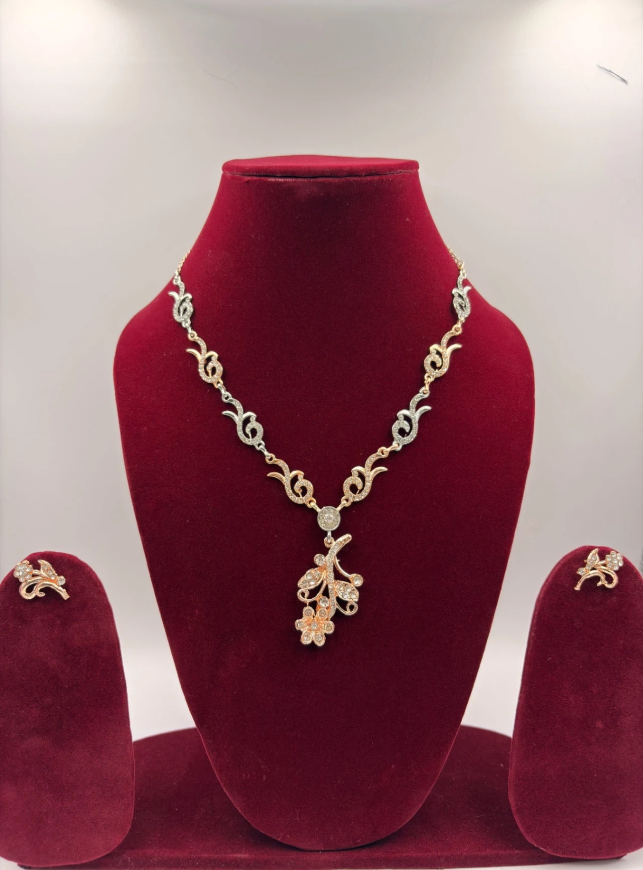 Elegant Gold Tone Leafy Vine Floral Drop Necklace Set – Fashion Jewellery for Women