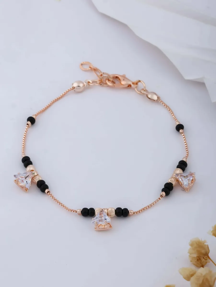 Rose Gold Delicate Triangle Shape Hand Fancy Mangalsutra