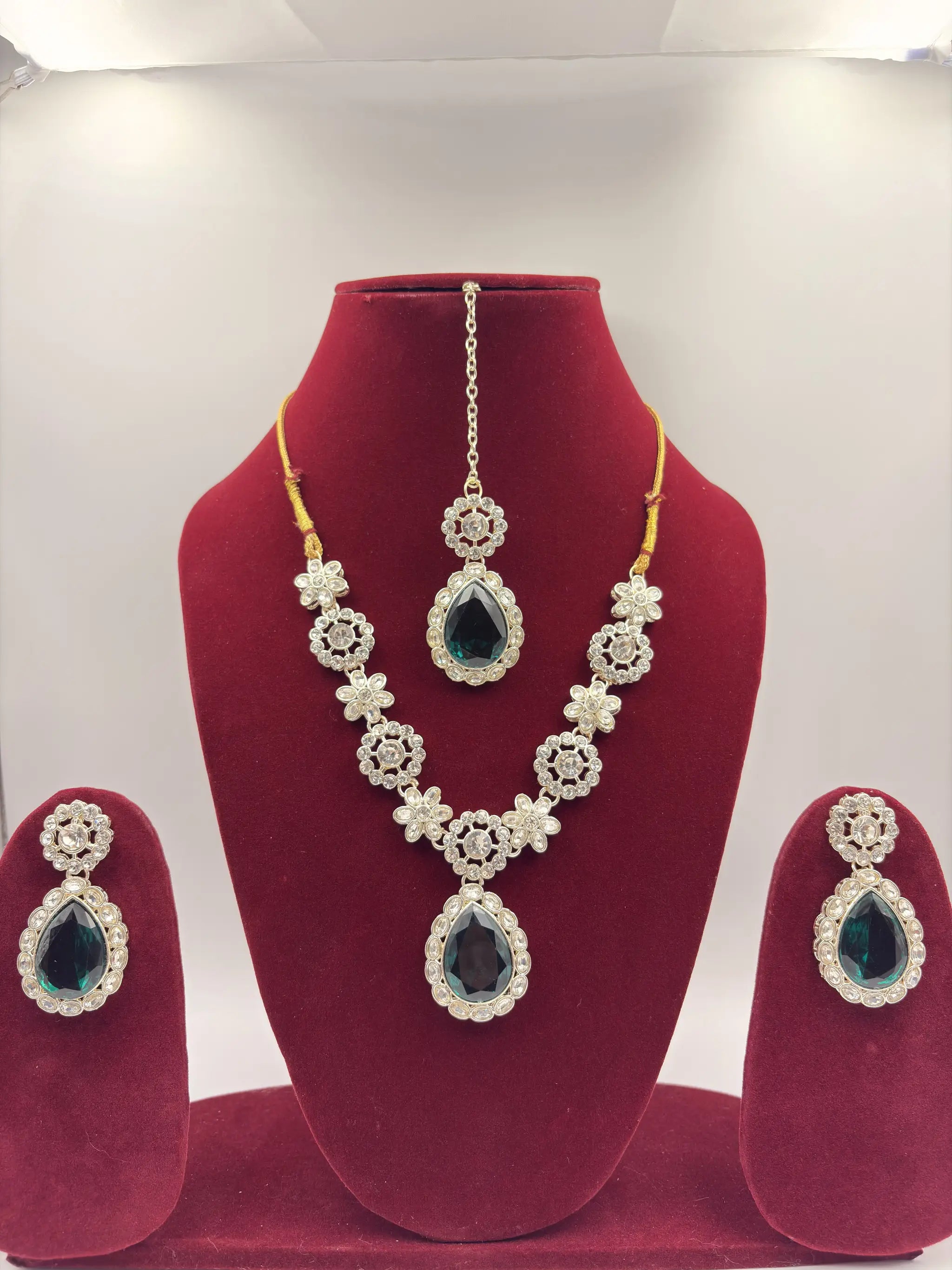 Pannashree Pushp Heavy Necklace Set – 4-Piece Bridal Jewellery