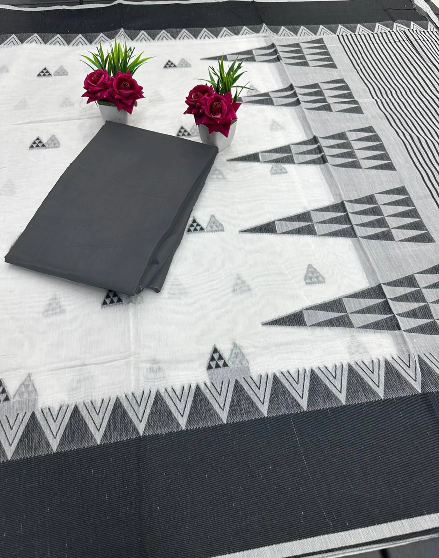 SIRIL Women's Cotton Silk Jamdani Jacquard Saree With Unstitched Blouse Piece (3684S132_White Black) - image 4