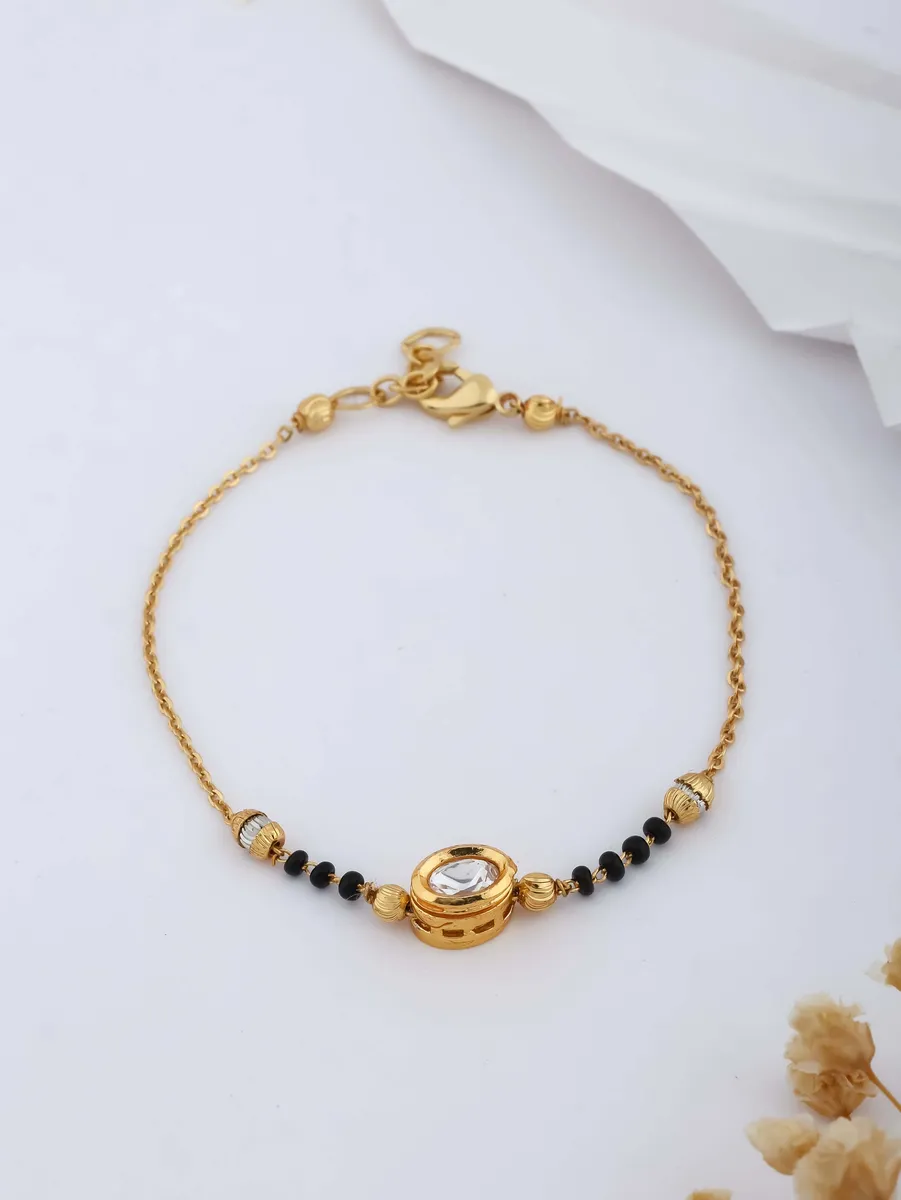 Fancy Gold Oval Shape Delicate Hand Mangalsutra