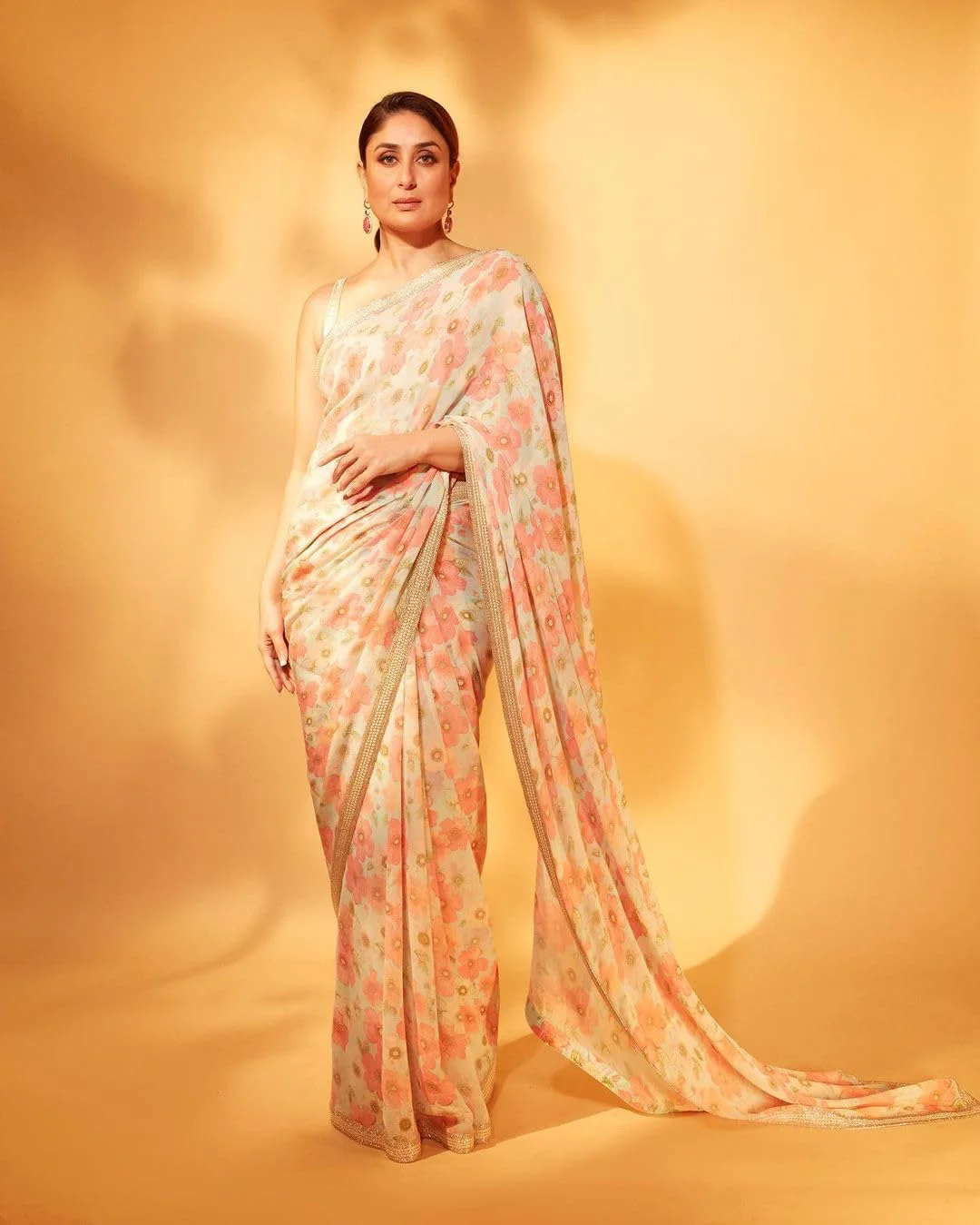 Sidhidata Women's Georgette Floral Printed Saree With Unstitched Blouse Piece (Kareena Flower_Cream_Free Size) - image 3
