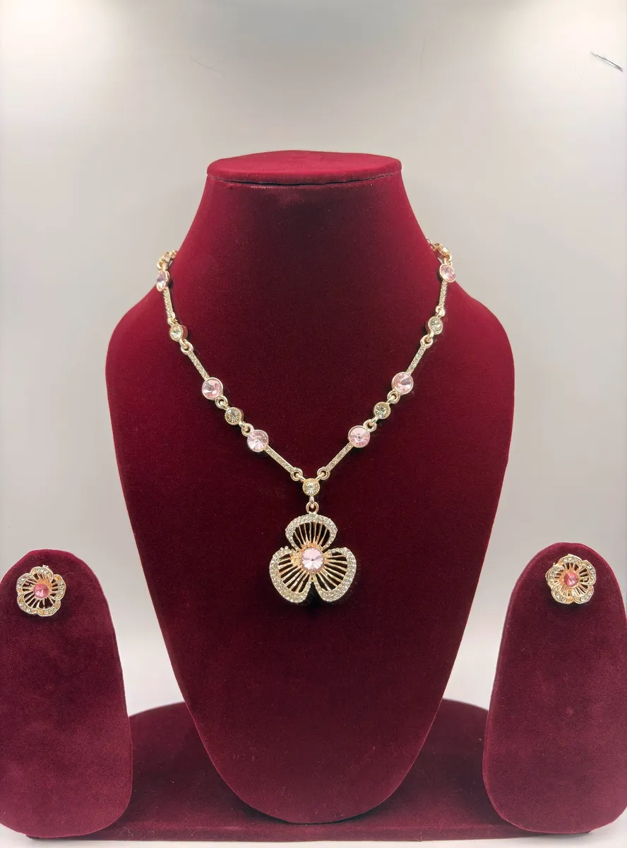 Rose Quartz Bloom Necklace Set – Artificial Jewellery for Women | Arveeta